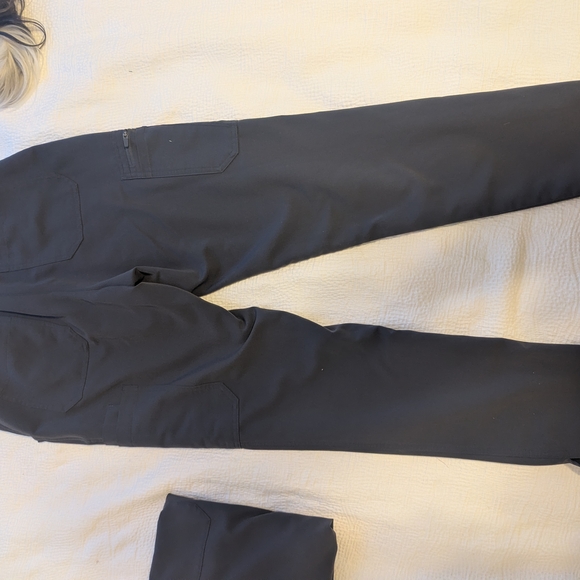 FIGS Scrub Set - Picture 7 of 7